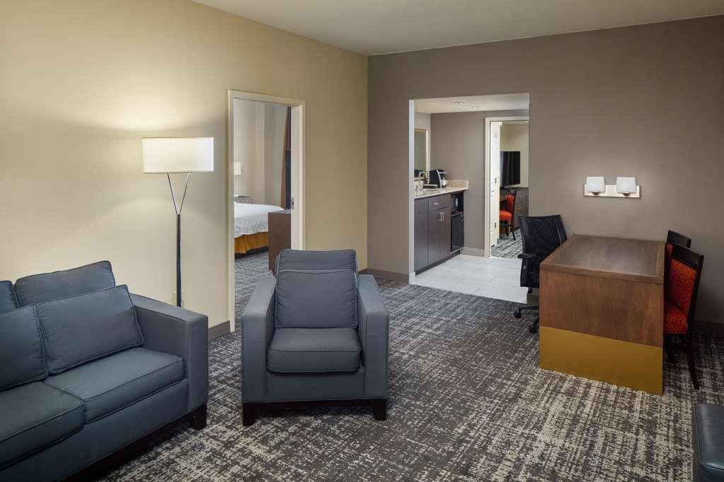 Embassy Suites By Hilton Laredo Room photo